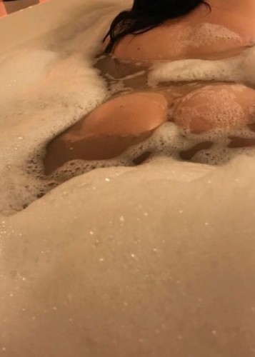 Адель, Г. Алексин